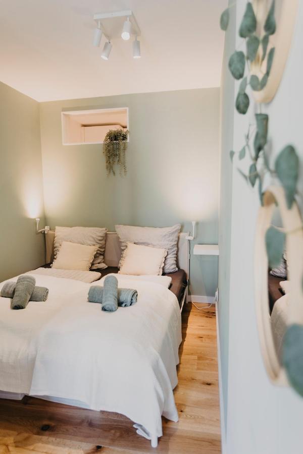 Traber Apartments Im Herzen Leipzigs Balkon Parkplatz Ngoại thất bức ảnh