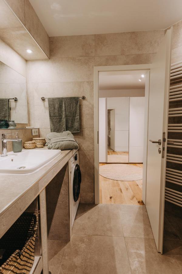 Traber Apartments Im Herzen Leipzigs Balkon Parkplatz Ngoại thất bức ảnh